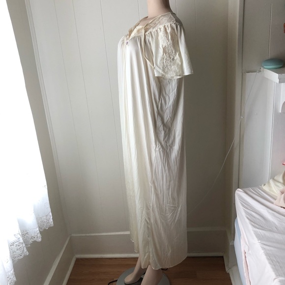 Vintage Soft Nightie - Picture 4 of 8